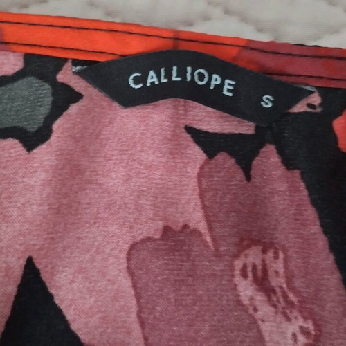 Calliope floral crop top like new, black and red, size S