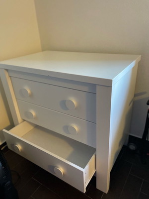 Mothercare changing dresser used, white with deep drawers