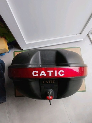 Catic Motorcycle Luggage Box like new with keys and mounting base