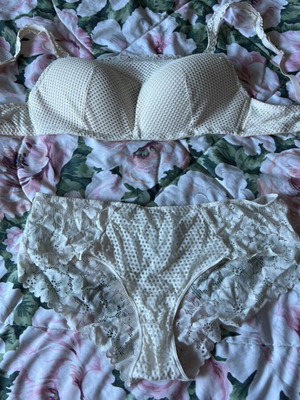 H&M beige lace lingerie set 80C and M new