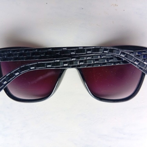 Italian sunglasses used with unique weaving design, black