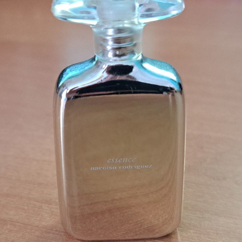 Narciso Rodriguez Essence Miniature Eau de Parfum 7.5ml new