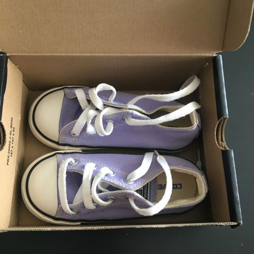 Converse All Star kids' athletic shoes size 25 like new, purple