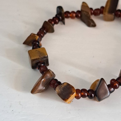 Bracelet with brown glass beads and tiger's eye