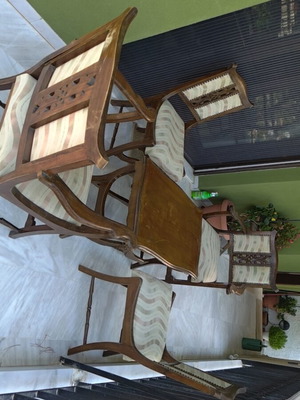 Classic living room set used, 2 chairs, 2 armchairs, wooden table