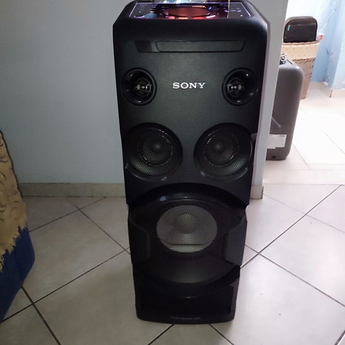 Sony MCH V50 D Bluetooth speaker like new, 600W