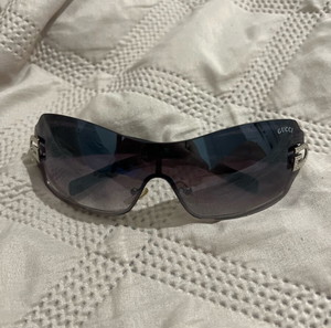 Vintage Gucci GG7119 Shield | Iconic 2000s Designer Sunglasses