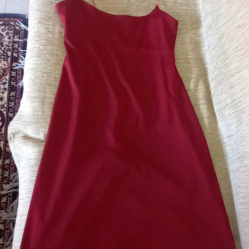 Red dress burgundy like new, lightweight fabric