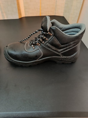 Strada work boot new, size 44, black