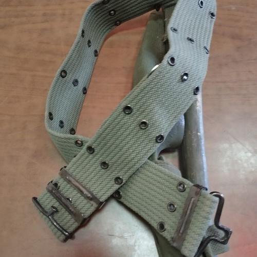 Gasmas made in US like new with belt and carrying case