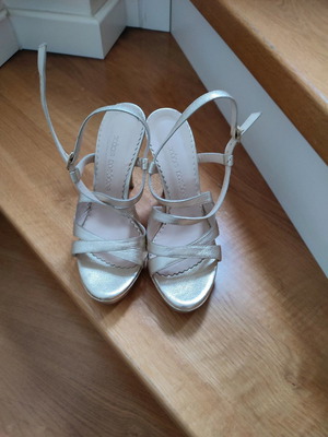 Xaris Kazakos leather sandals gold, worn once, size 36