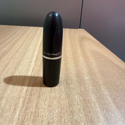 Mac Lipstick in Heroine shade like new