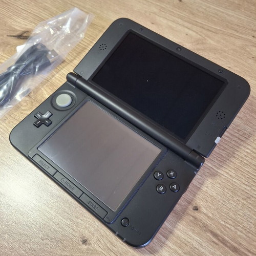 Nintendo 3DS XL Black and Red like new