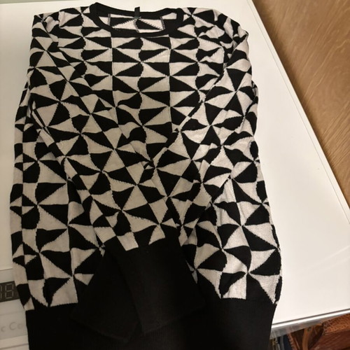 Benetton long sleeve shirt used, fine knit