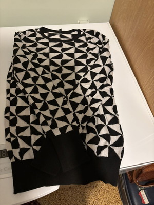 Benetton long sleeve shirt used, fine knit