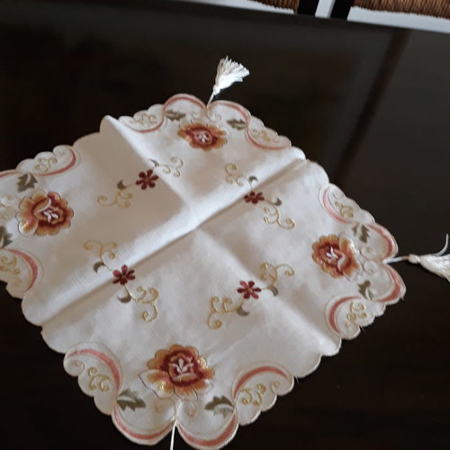 Table linens new, set of 7 with brown and gold floral pattern