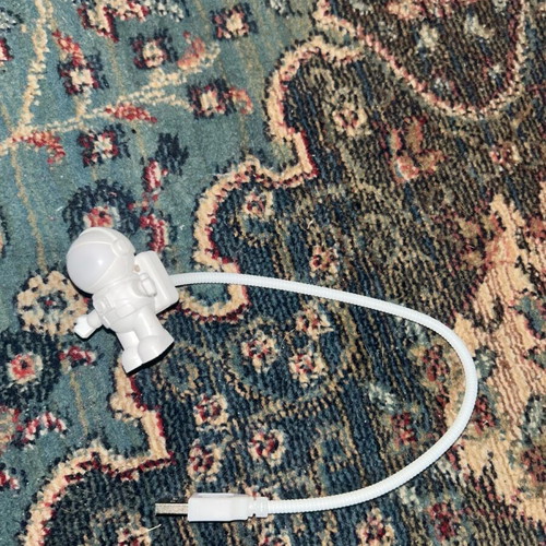 Astronaut-shaped light with USB new for desk use