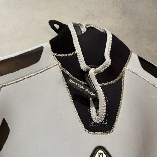 W4 wetsuit for men 5mm like new