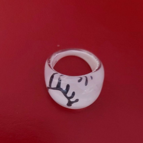 Glass black and white ring like new