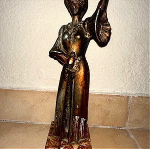 Χάλκινο άγαλμα Θέμις