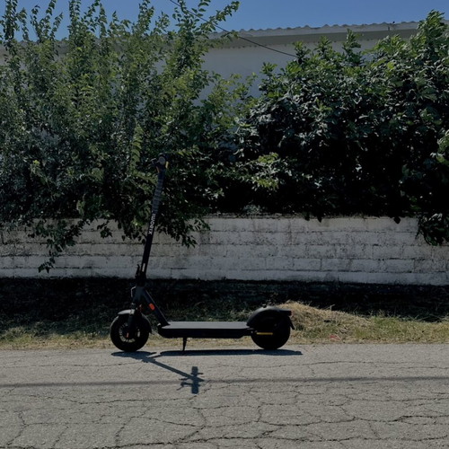 Xiaomi Elite electric scooter with broken fender, like new