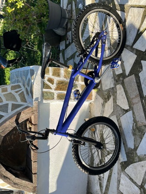 Blue BMX like new with V-Brakes and rusty disc