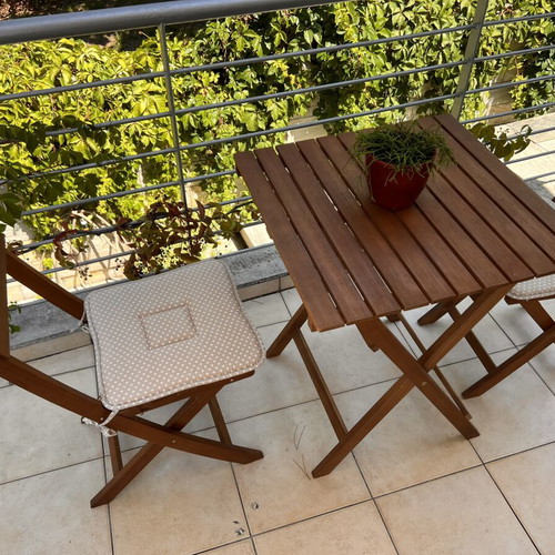 Wooden folding garden furniture set with table and 2 chairs