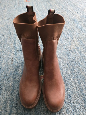 Women's brown ankle boots size 41 new with 8 cm heel