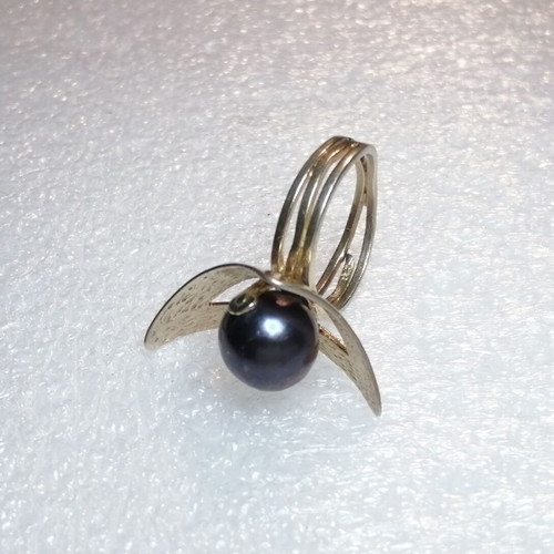 Silver ring 925 with black pearl 10.5mm, 24kt gold plated, new