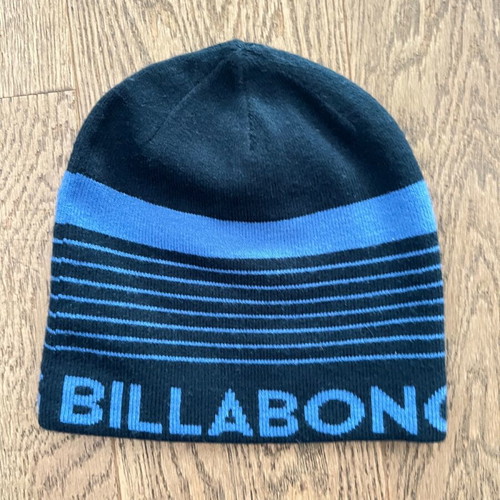 Billabong adult beanie like new, blue