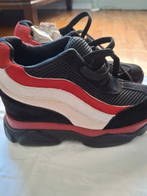 Chunky sneakers size 39 with platform, new, black and red