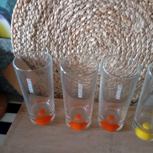 Absolut vodka glasses set of 4 like new, unique design