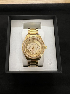 Bulova 97N102 women's wristwatch gold-tone quartz new