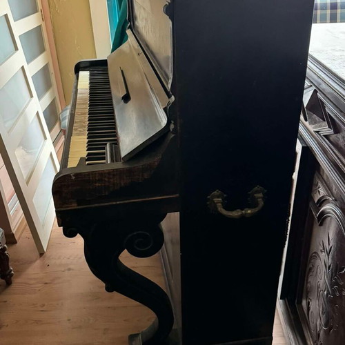 Boisselot antique piano used, needs maintenance