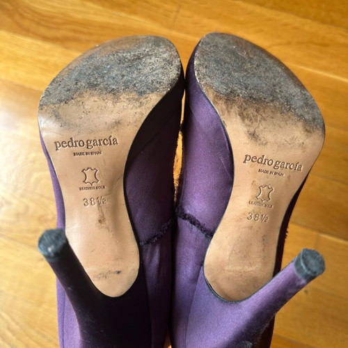 Pedro Garcia satin purple pump like new, size 38.5, 11cm heel