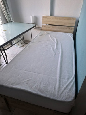 Bed with somier and mattress like new