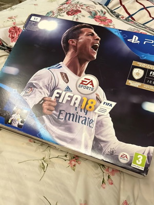 PlayStation 4 Slim 1TB FIFA 18 Bundle Empty Box like new