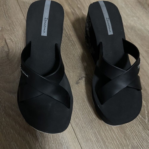 Ipanema high platform slippers with design