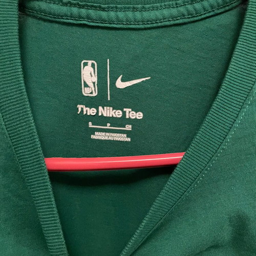 T-shirt Boston Celtics Nike new, size small