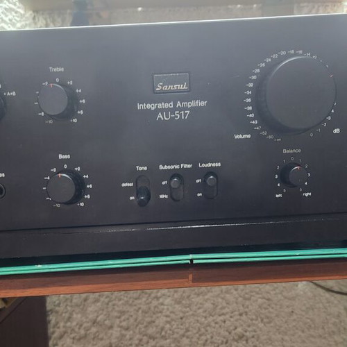 Sansui AU 517 amplifier like new