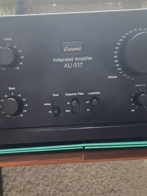 Sansui AU 517 amplifier like new