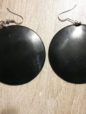 Earrings used, plastic material