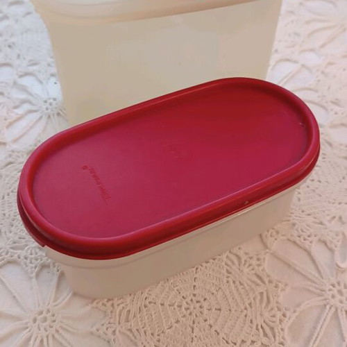 Tupperware food storage set used containers