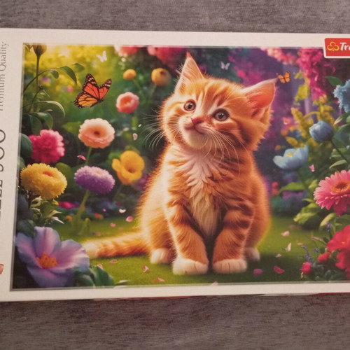 Puzzle set of 3 with 500 pieces like new