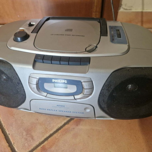 Philips AZ1010/00 radio cassette player with CD for repair or parts