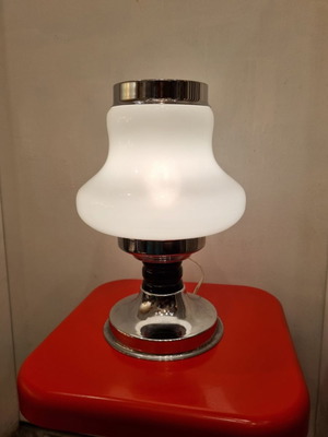 Vintage desk lamp used in excellent condition