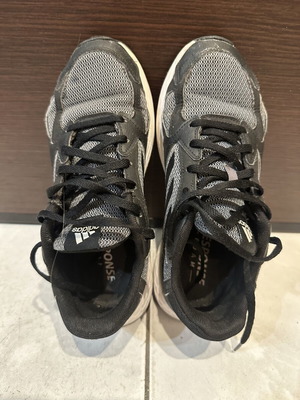 Adidas αθλητικά παπούτσια μεταχειρισμένα, μαύρο και γκρι, άνετο πάτημα με response foam