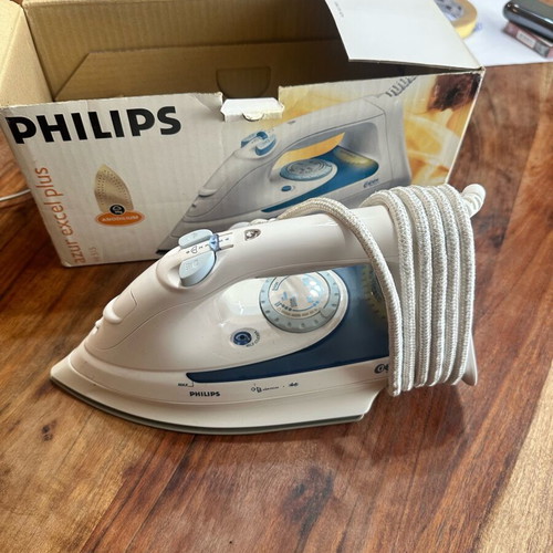 Philips iron like new, small and easy to use