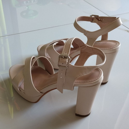 Beige high-heeled sandals size 37 like new, 10cm heel
