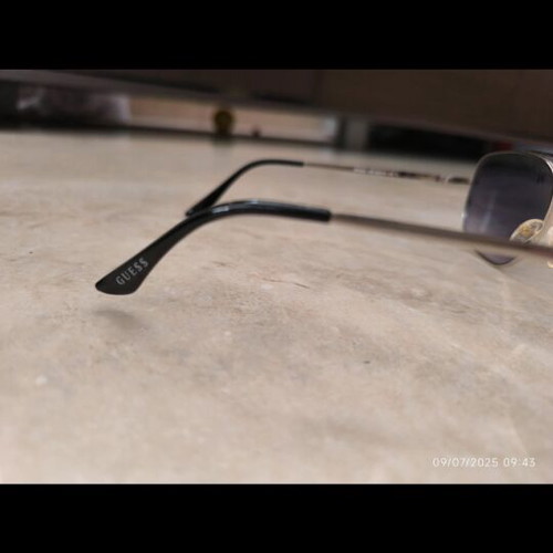 Guess sunglasses new authentic